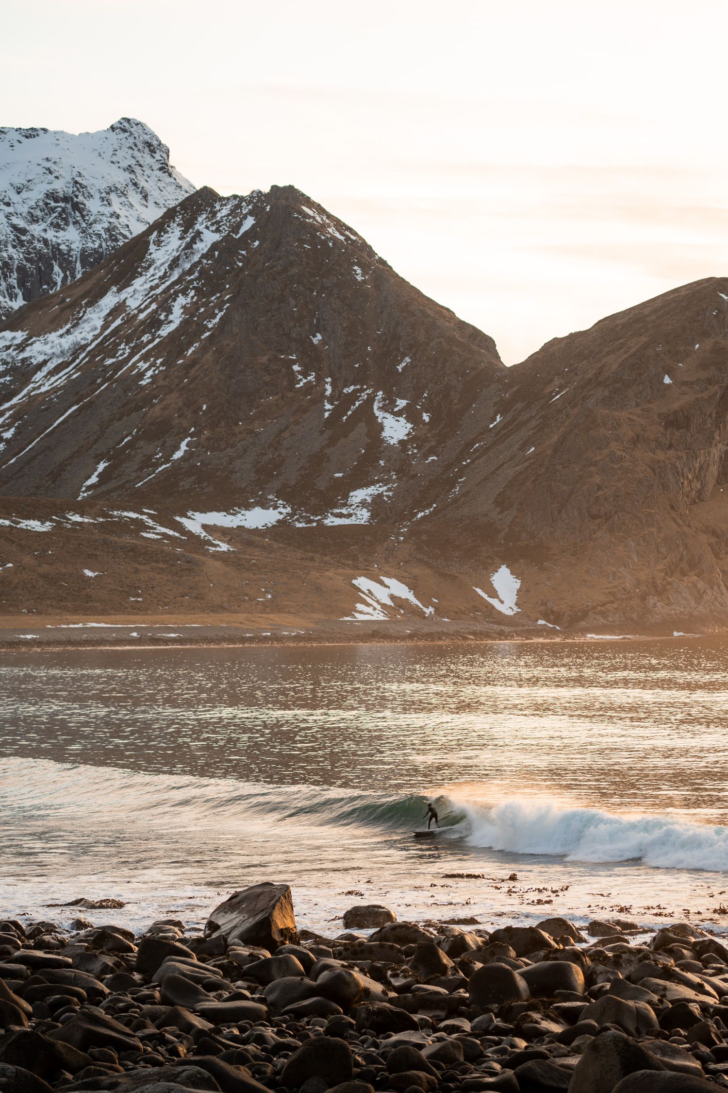 surfeur lofoten unstad