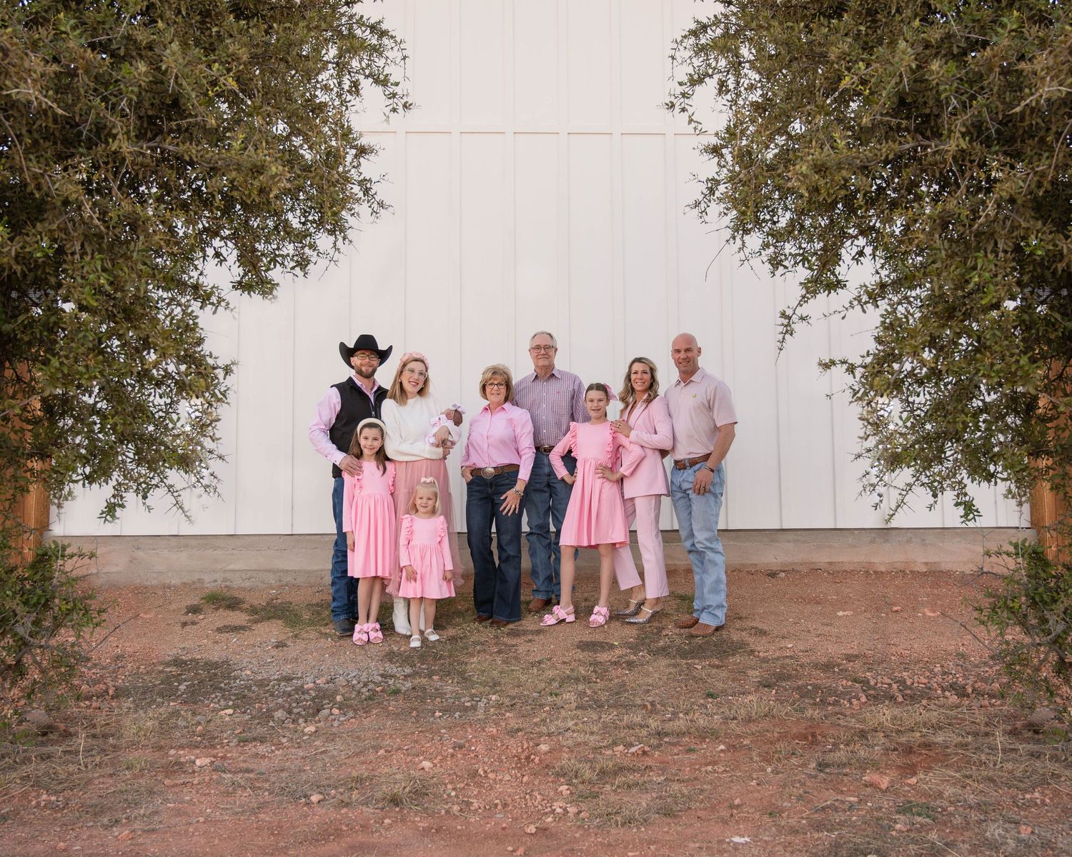 family photographer near me
natural light family photography
outdoor family photoshoot
lifestyle family photography
Classy family photograph