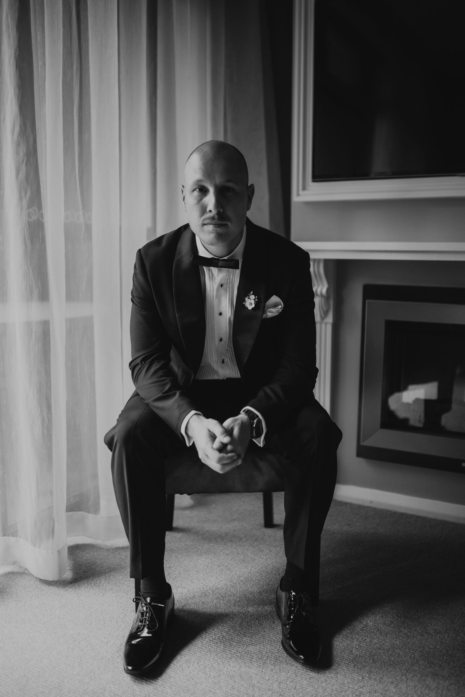 Romantic and documentary wedding photographer in Wollongong and Bowral