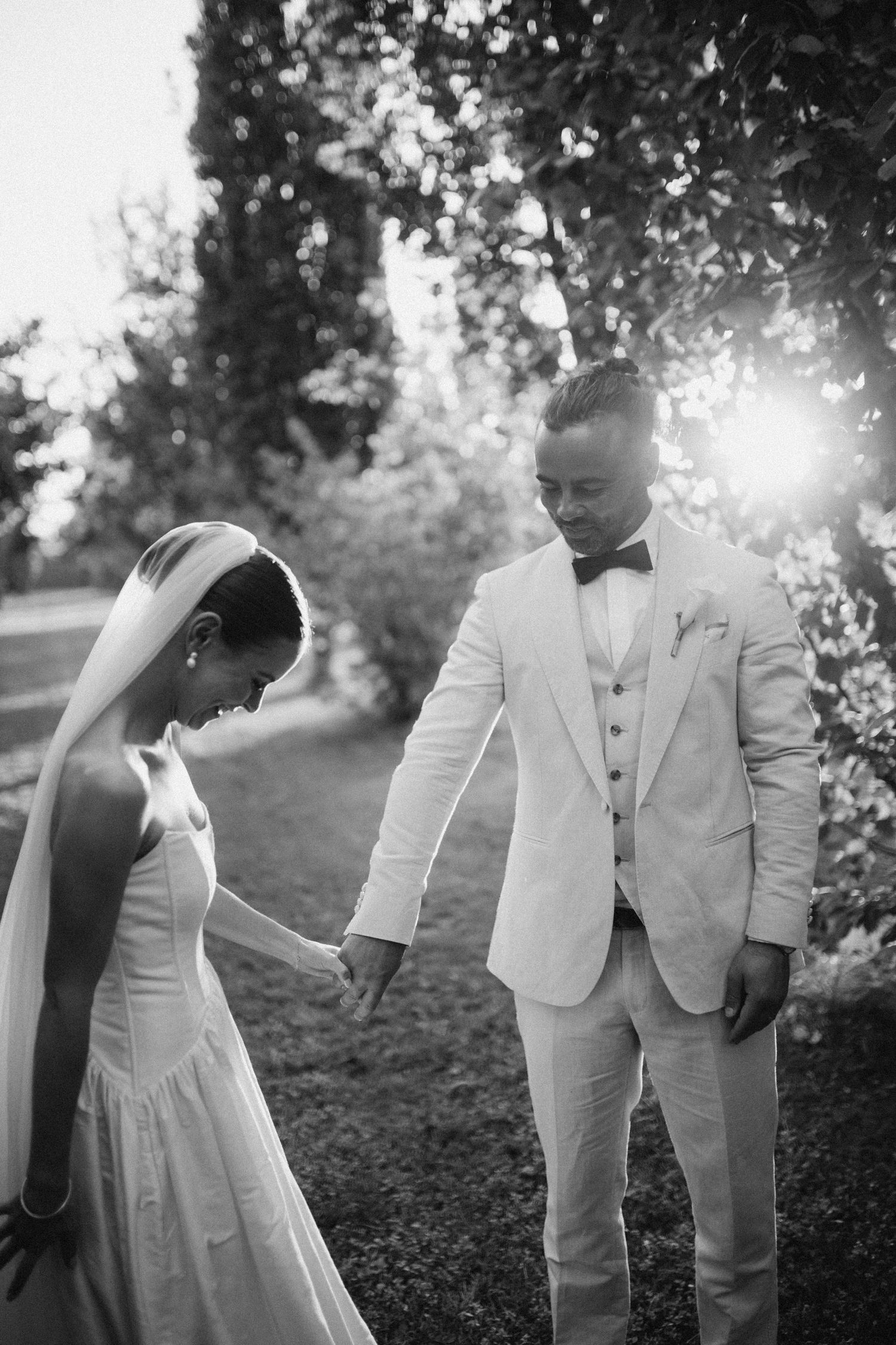 Romantic and documentary wedding photographer in Wollongong and Bowral
