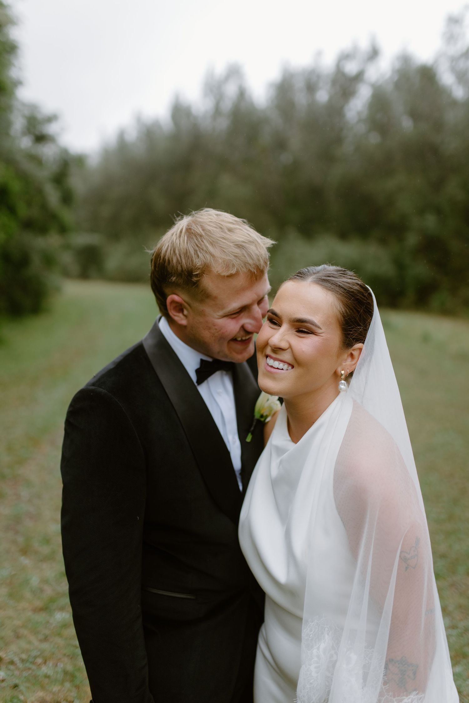 Romantic and documentary wedding photographer in Wollongong and Bowral