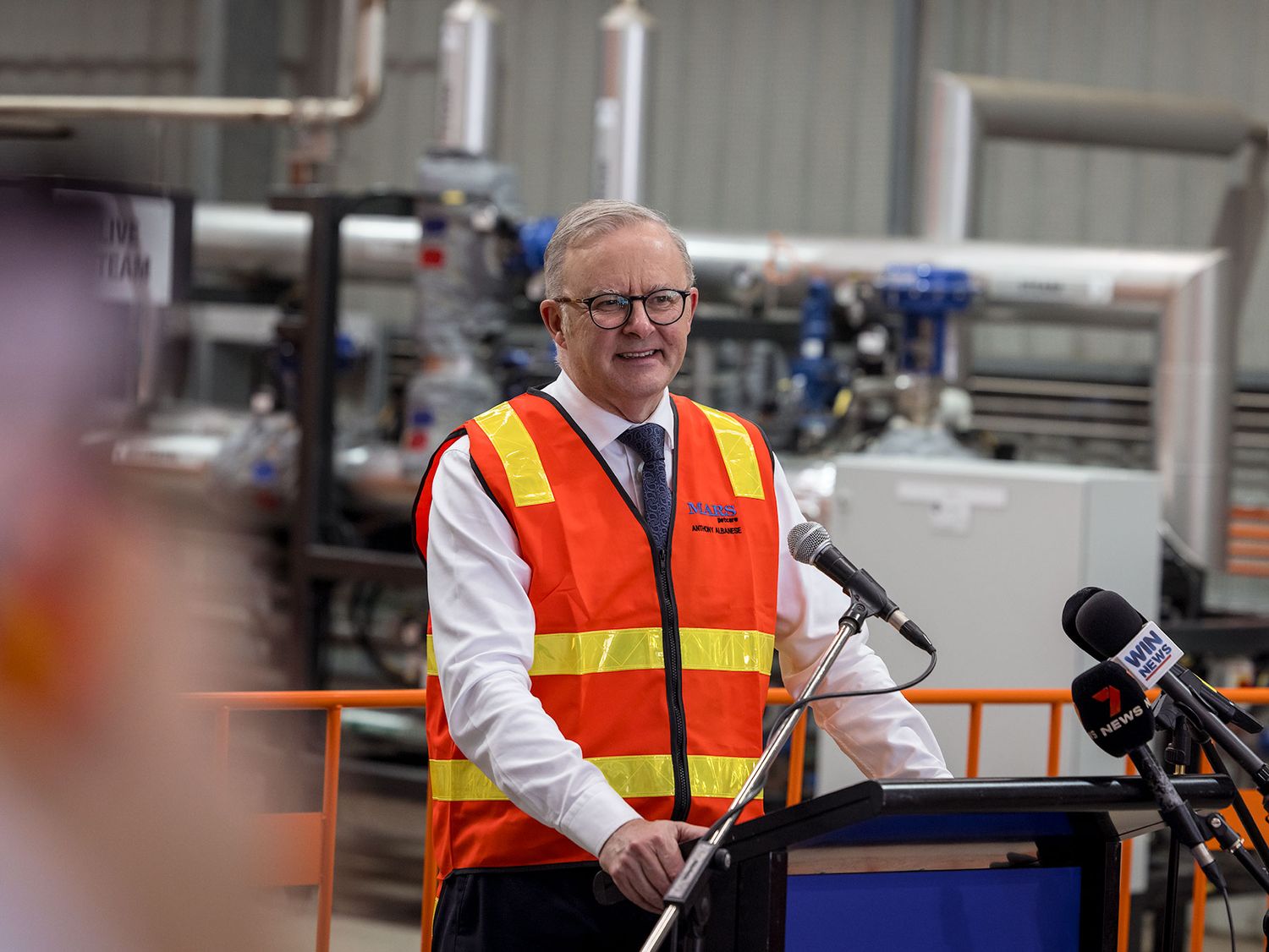 Prime Minister Anthony Albanese speaking at Renewable Energy Project at Mars Pet Care in Wodonga, Photo by Jason Robins