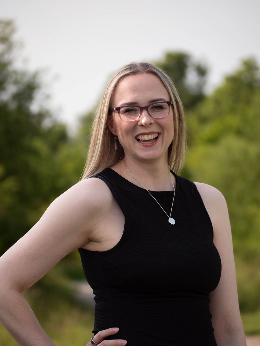 Lady on nutbrook ilkeston for corporate outdoor headshots