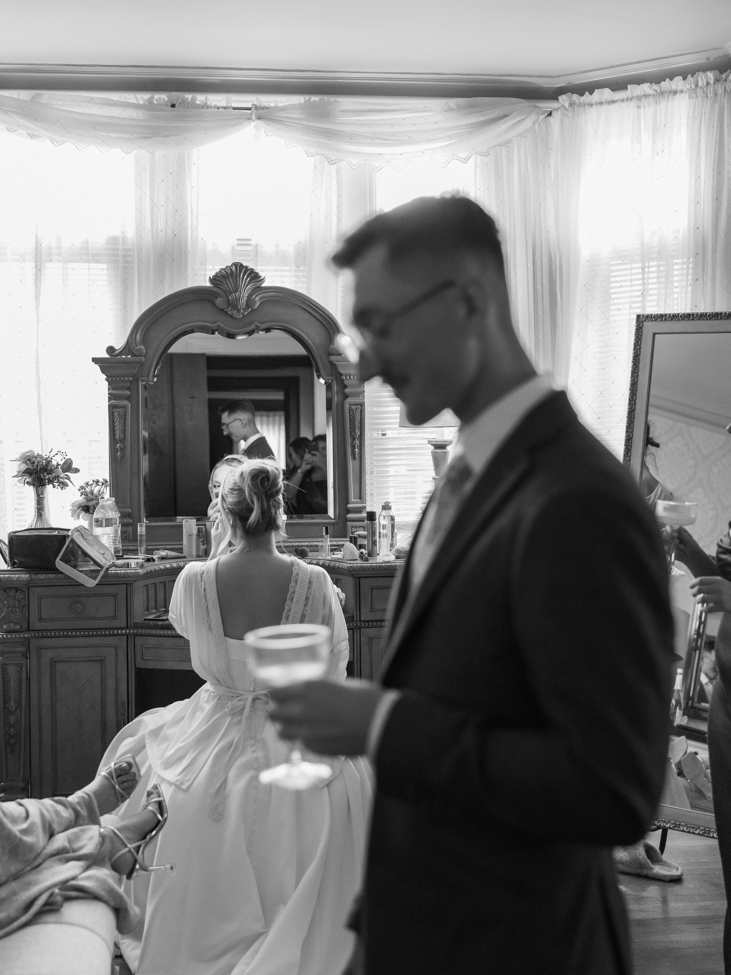 getting ready photographed by life by jude photography / judith sumner