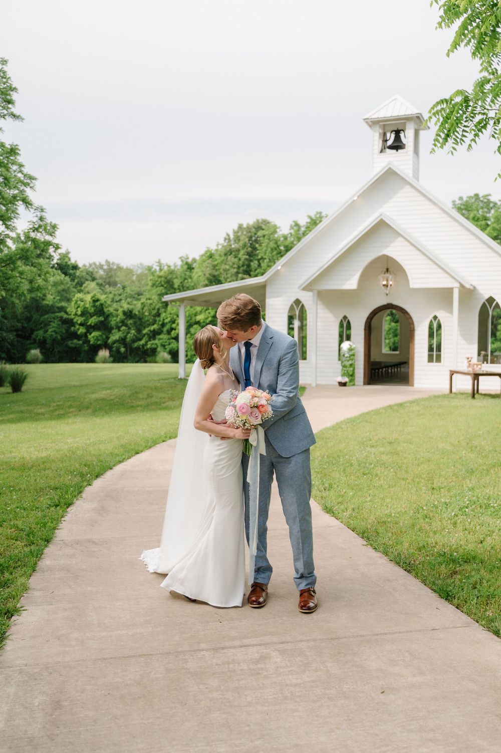 Wedding in front of Tennessee chapel