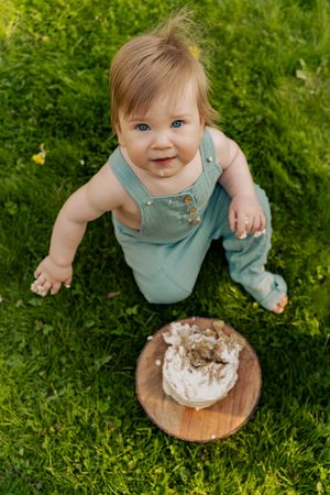 family, professional, photography, outdoor, scenic, kids, photo session, mom, dad, love, hugs, kisses, flowers, greenery, new york, upstate