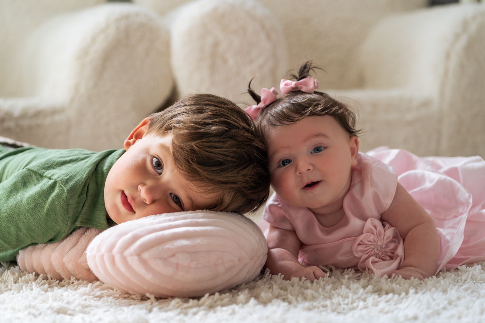 family, professional, photography, outdoor, scenic, kids, photo session, mom, dad, love, hugs, kisses, flowers, greenery, new york, upstate