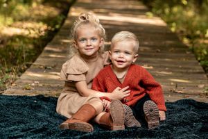 family, professional, photography, outdoor, scenic, kids, photo session, mom, dad, love, hugs, kisses, flowers, greenery, new york, upstate