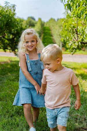 family, professional, photography, outdoor, scenic, kids, photo session, mom, dad, love, hugs, kisses, flowers, greenery, new york, upstate