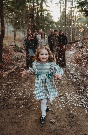 snow photos, extended family, girl