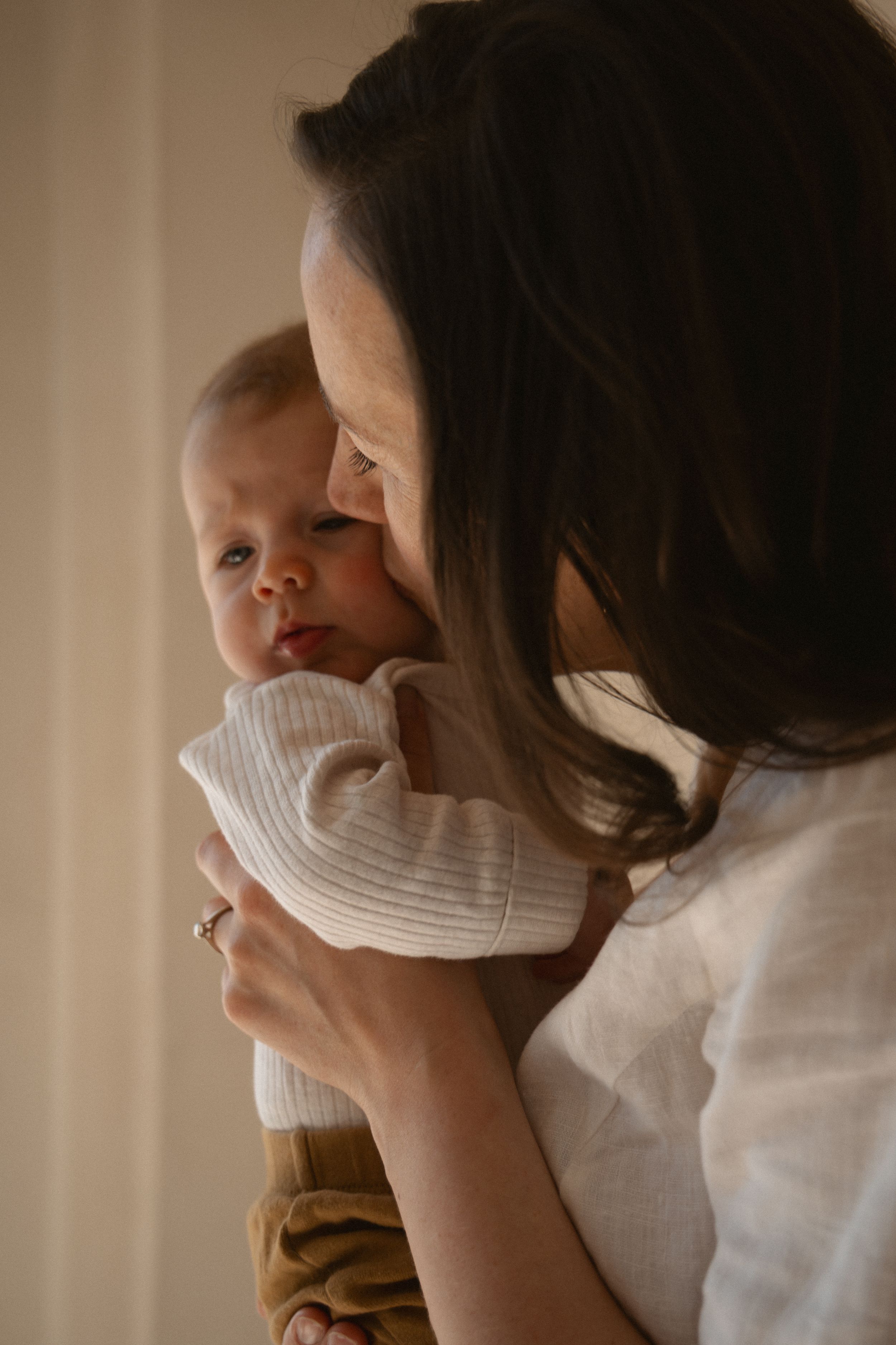 Vancouver Family and Motherhood Photographer offering natural and candid mommy and me sessions indoors or outdoors
