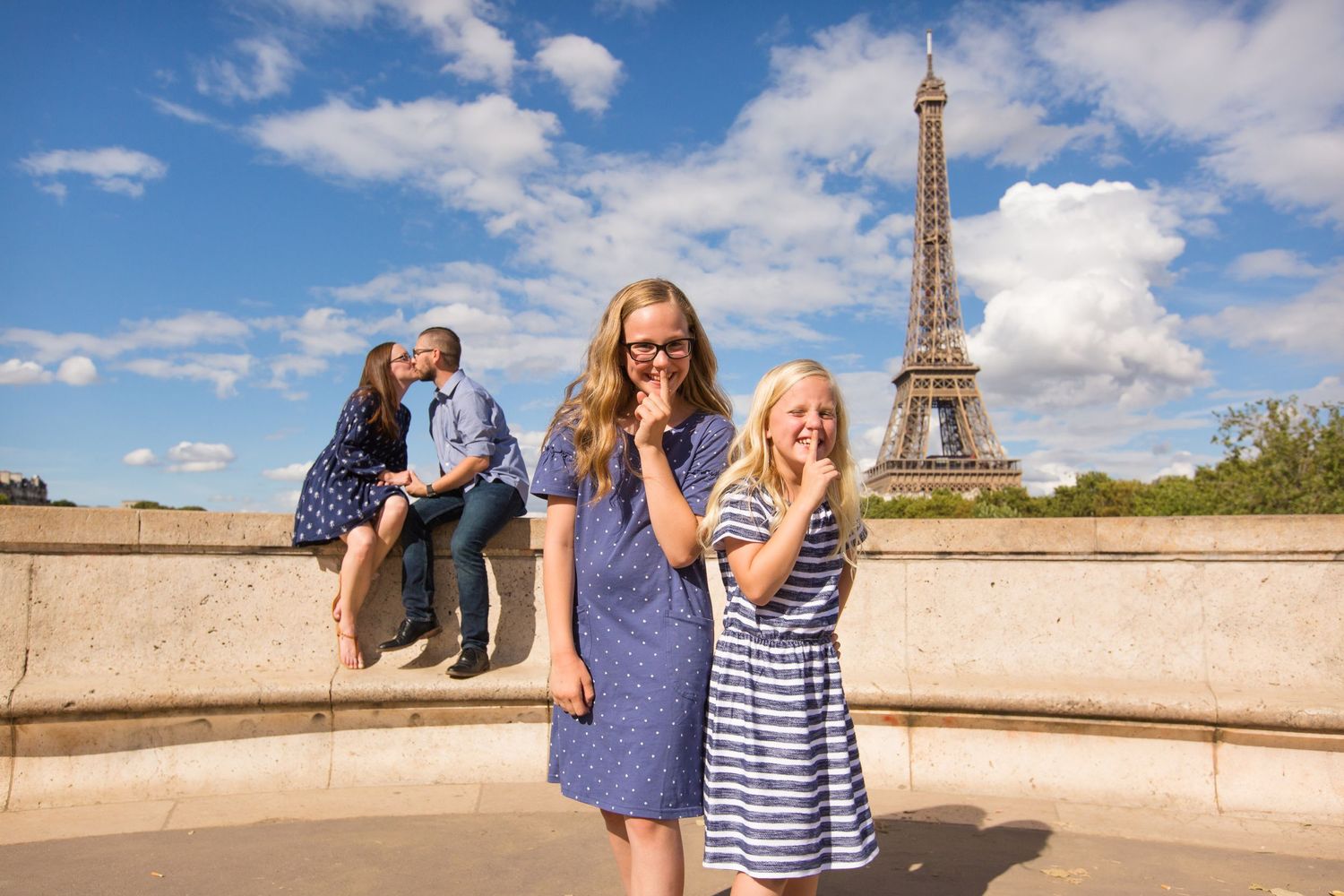 Vibrant family memories at Bir Hakeim bridge captured by Julien LB.