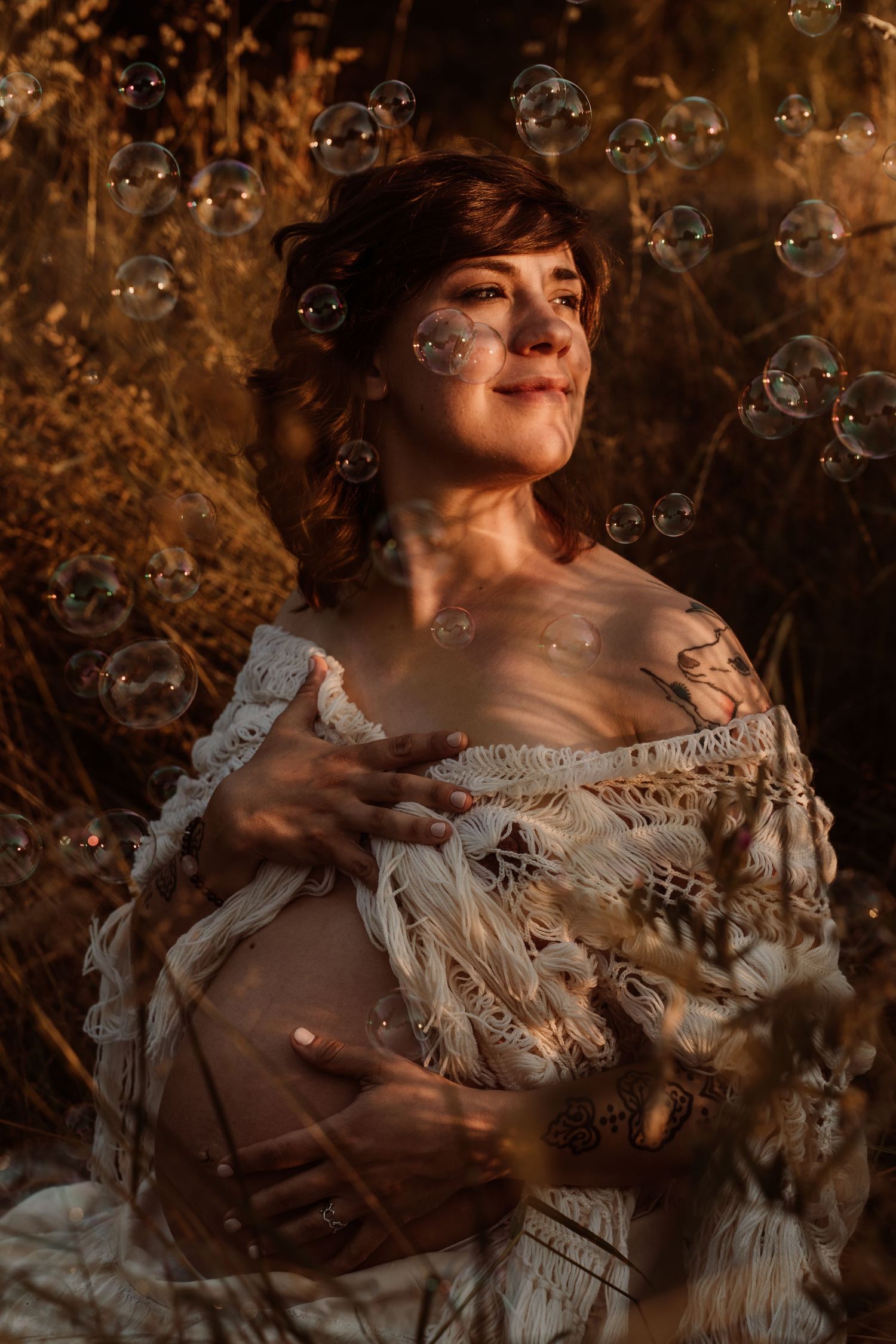 Servizio fotografico maternità a Cogliate  
 Ritratti delicati e intimi per future mamme. Sessioni in studio, a domicilio o al tramonto