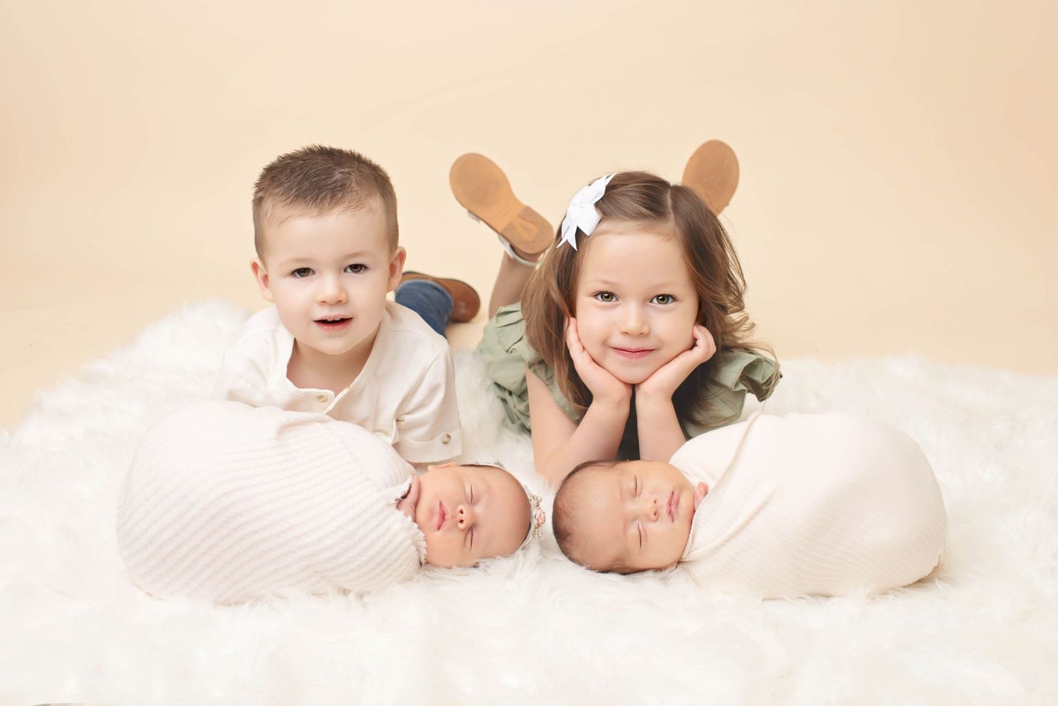 sibling photo with boy girl twins