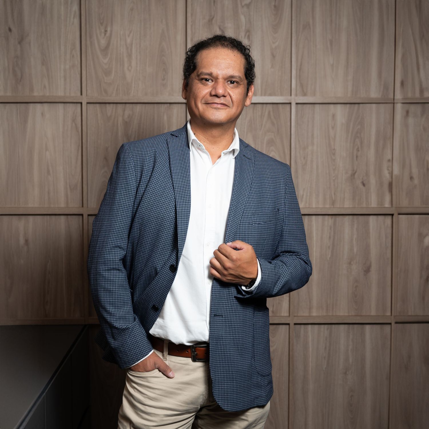 Daniel, Mexican paediatrician, executive portrait