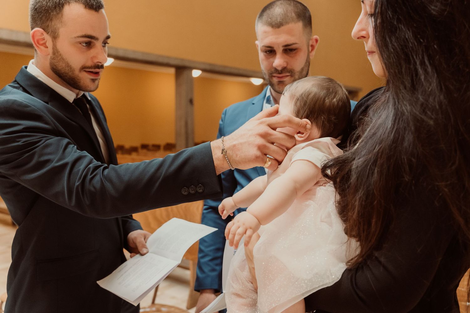 Fotografa cerimonie a Cogliate  
Servizi fotografici per battesimi, comunioni ed eventi familiari. Immagini autentiche a Cogliate