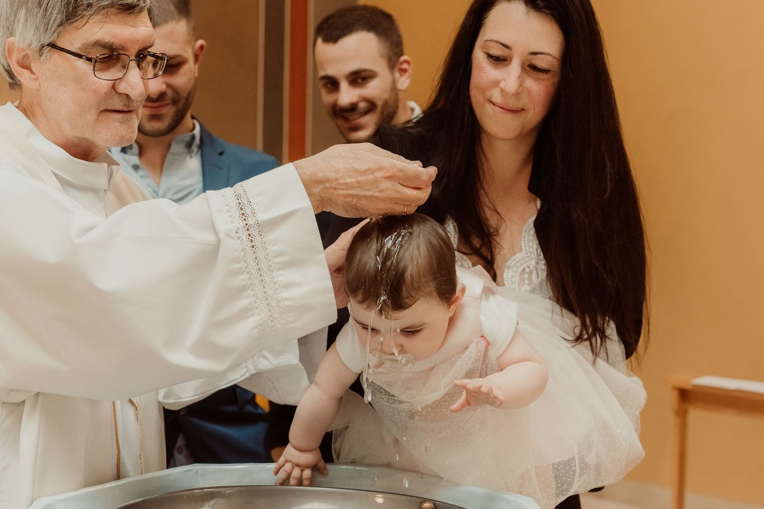 Fotografa cerimonie a Cogliate  
Servizi fotografici per battesimi, comunioni ed eventi familiari. Immagini autentiche a Cogliate