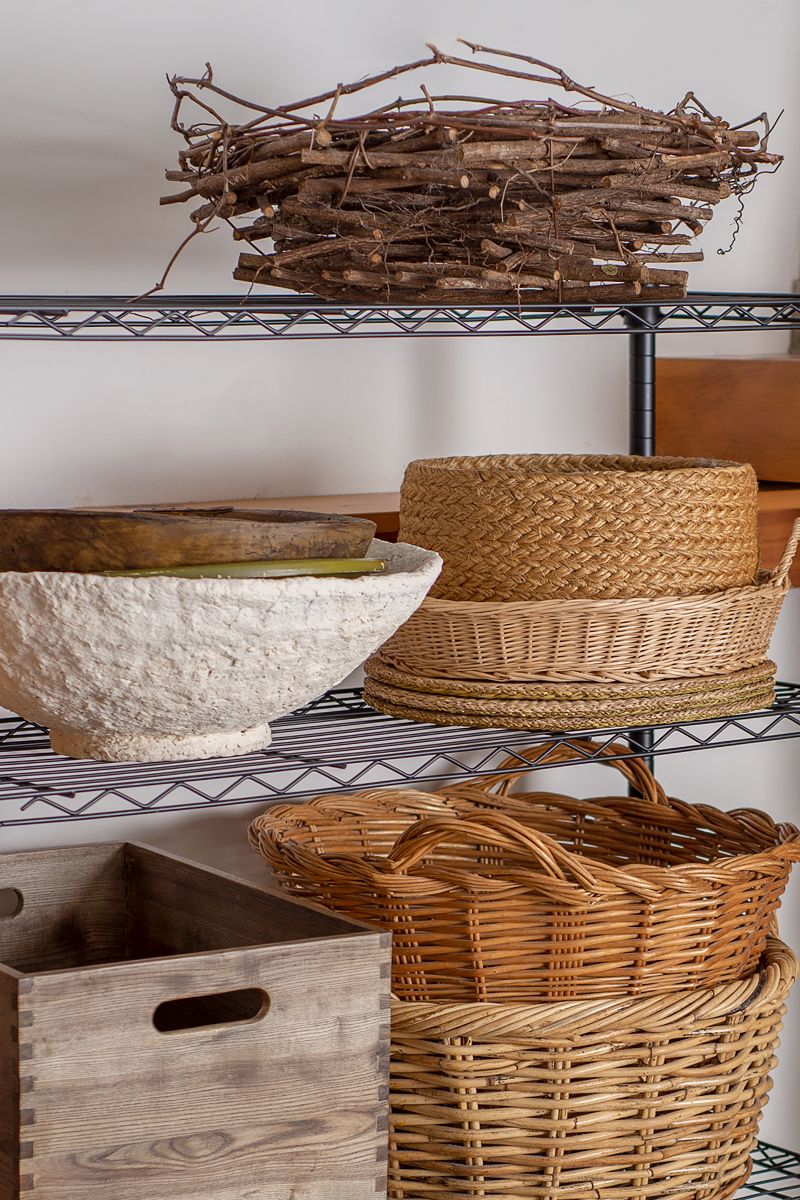 props neatly displayed for newborn baby photography