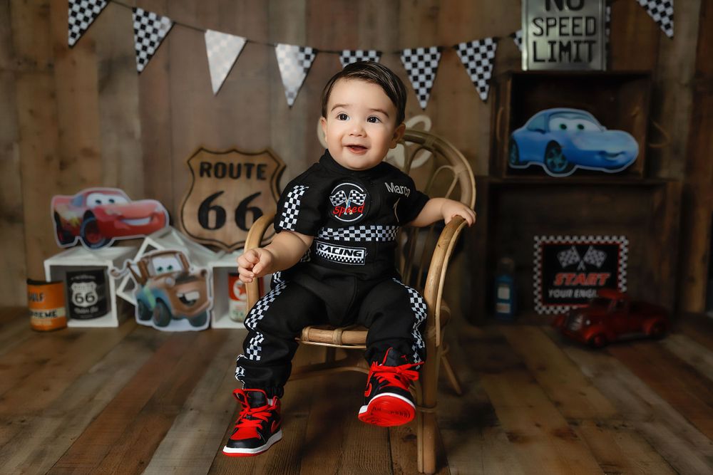 best cake smash sessions styled to your theme of choice in Fresno,ca