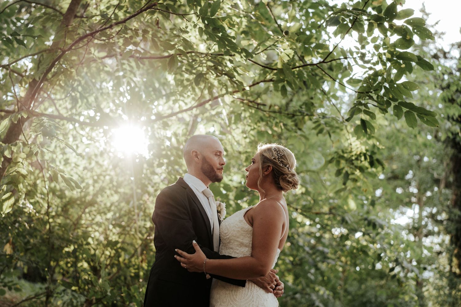 Foto coppia per matrimonio al Convento del Carmine Fivizzano in Toscana Italia