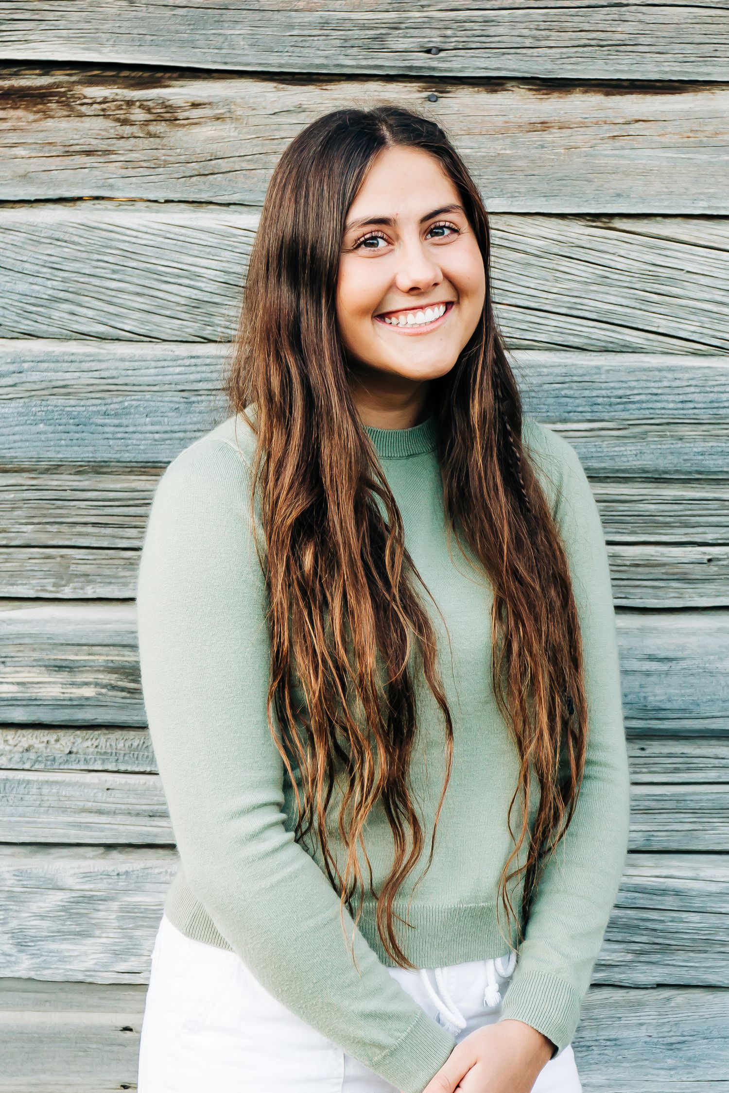 headshots, family session, portrait session, long hairstyle ideas, what to wear to family photos, green outfit ideas