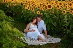 Sunflower maternity photo session Lancaster Pa