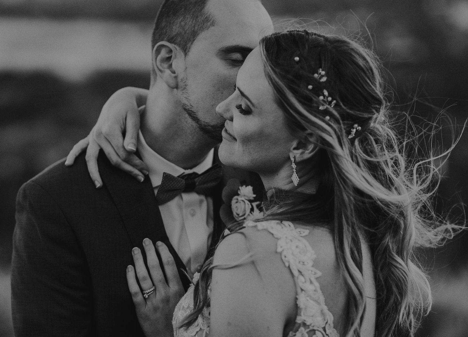 E Noelle Photography backyard wedding in Hidden Hills Los Angeles, bride and groom portrait black and white