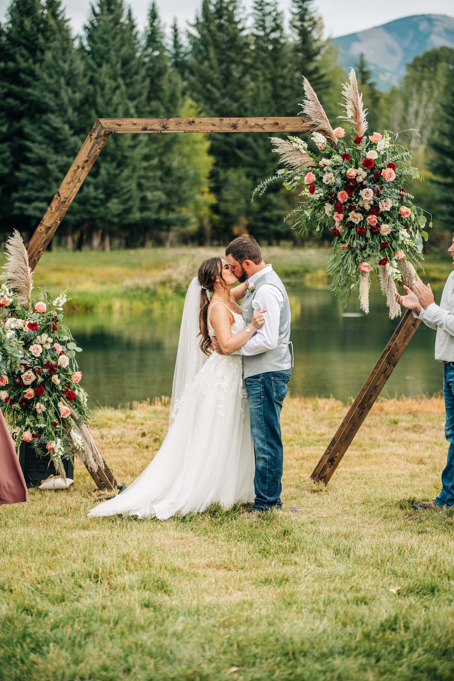 Couple kissing during ceremony at Eureka montana wedding