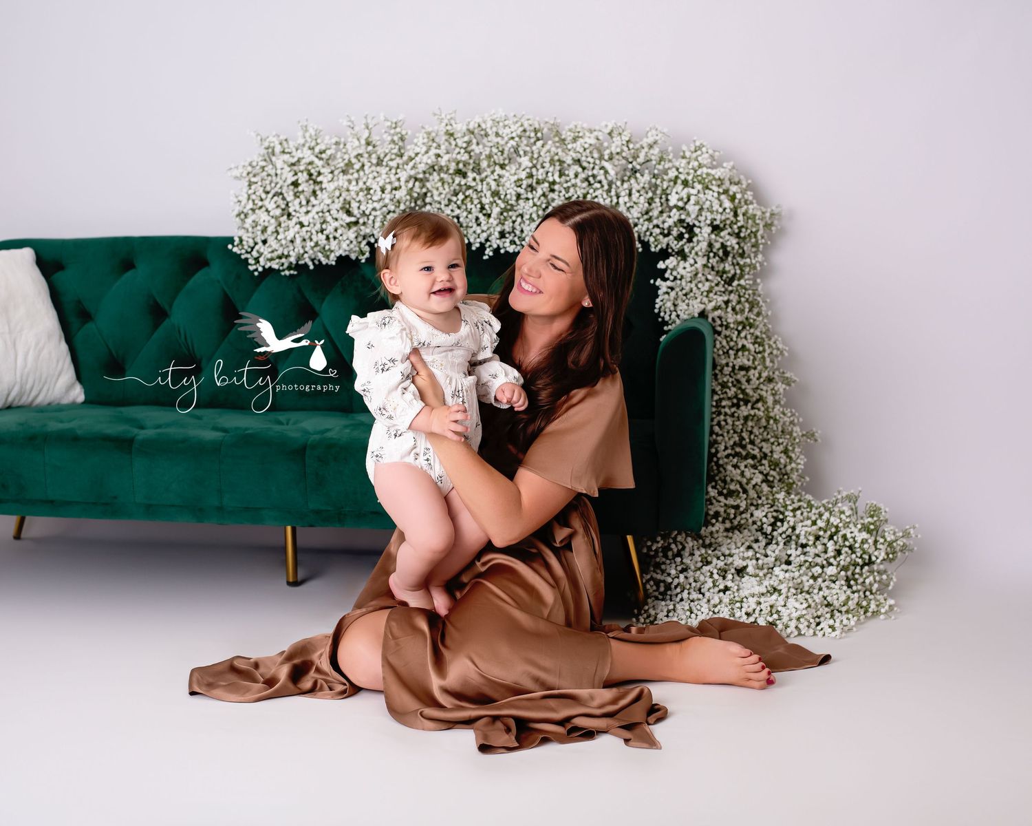 Gorgeous Baby Girl And her mama in Avon Ohio during Floral Mini Session at Ity Bity Photography Cleveland