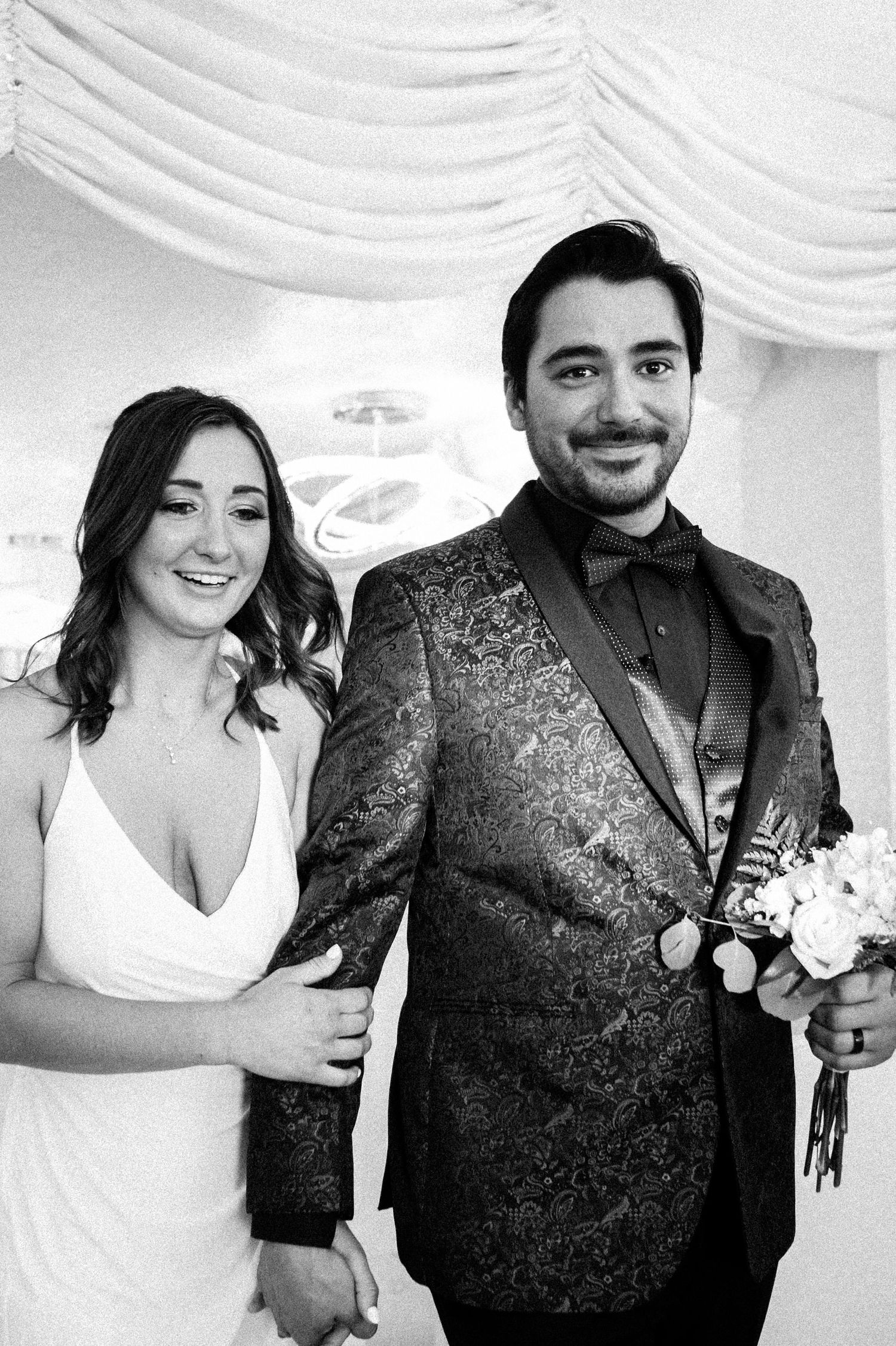 Las Vegas Elopement Photographer - A Little White Chapel