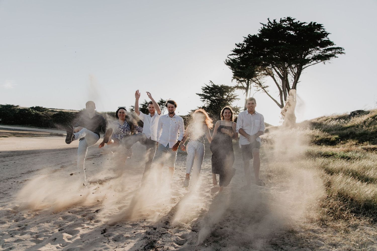 famille heureuse sur la plage