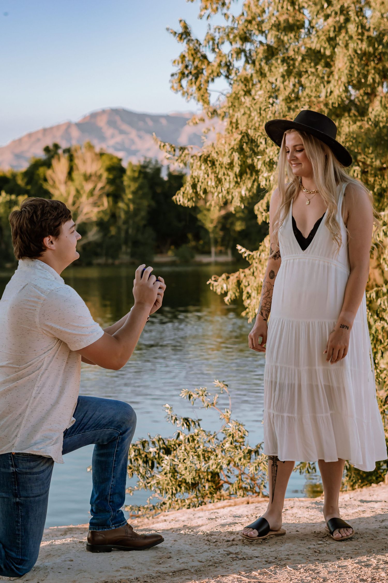 las vegas surprise proposal photoshoot