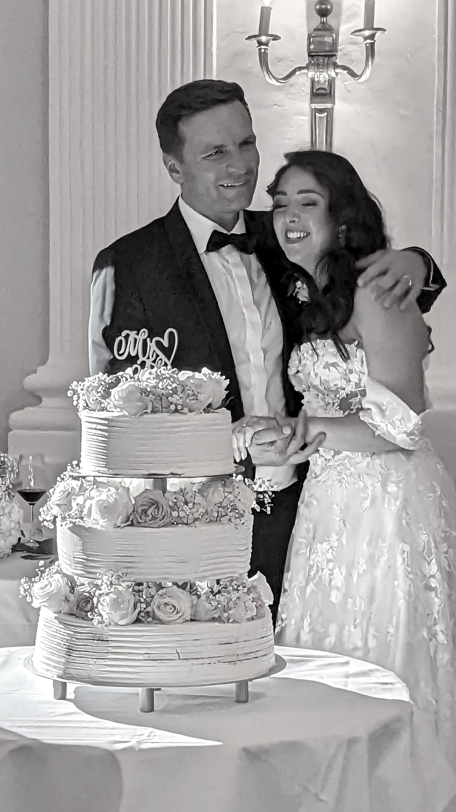 Paar auf der Hochzeit in Bonn La Redoute mit Torte