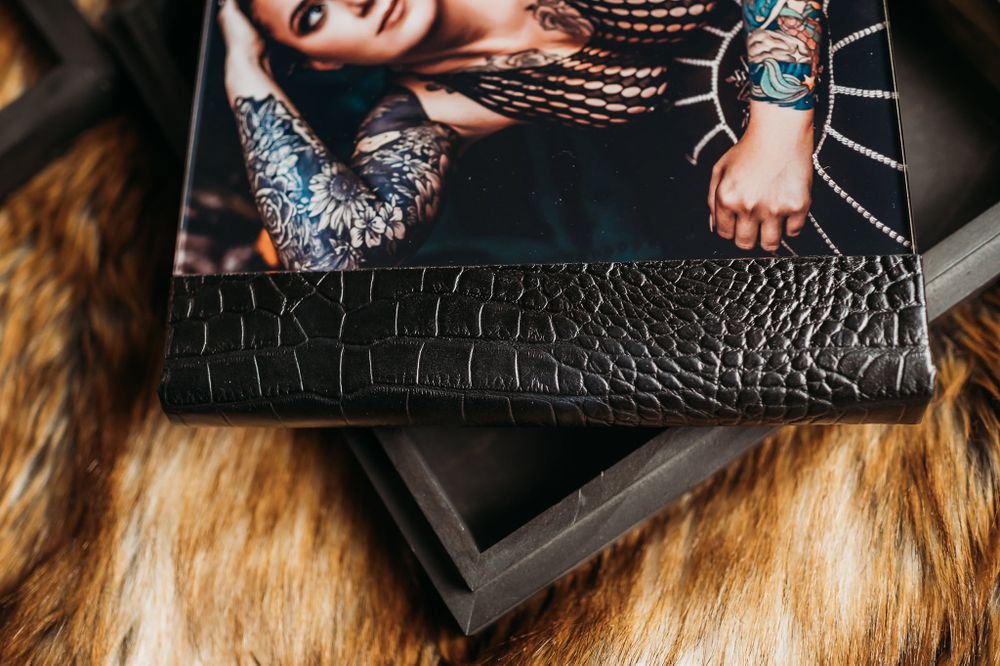 Client boudoir album, Columbus Indiana