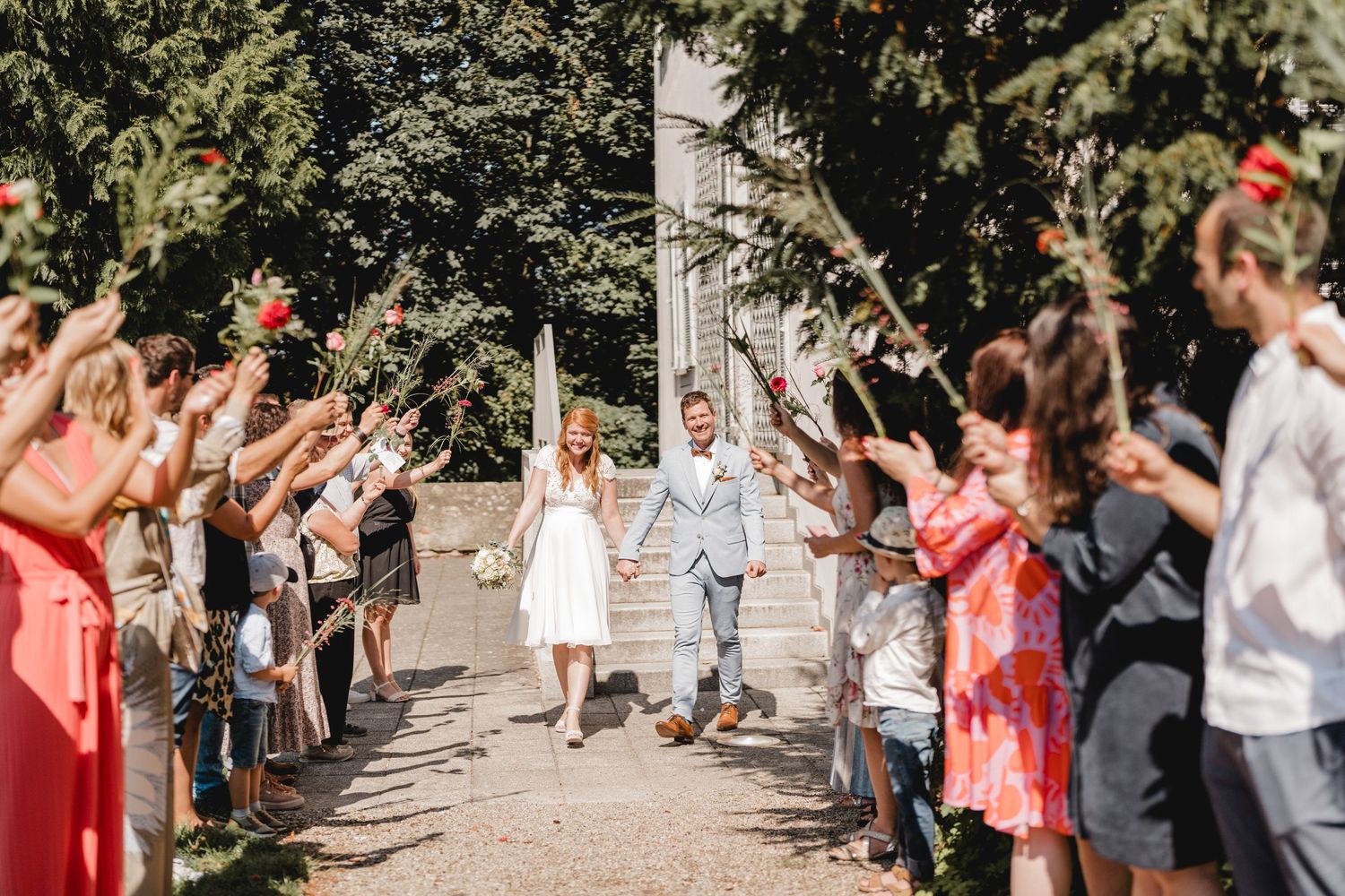 Hochzeitsfotografie einer standesamtlichen Trauung im Schloss Laupheim, Spalier