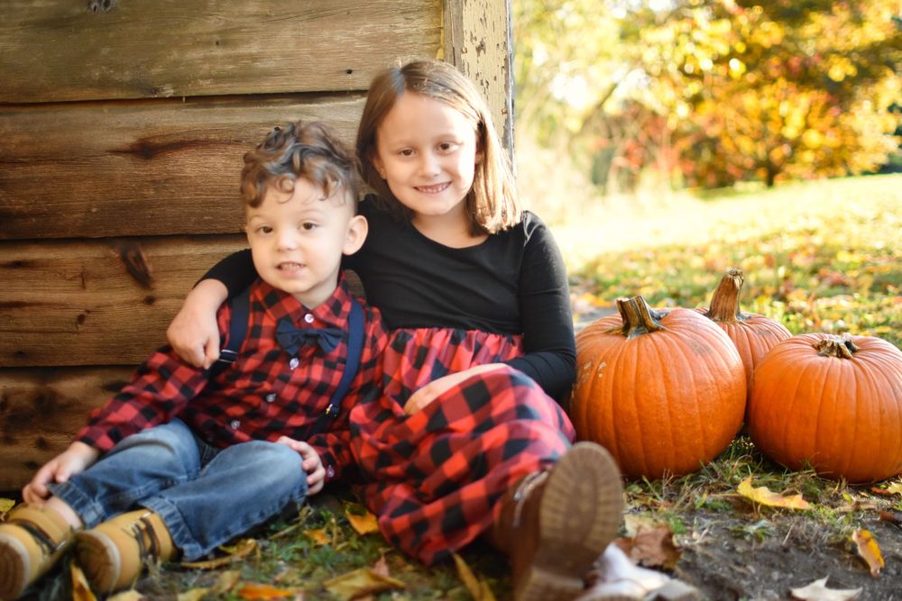 Fall pumpkins, barn and kids