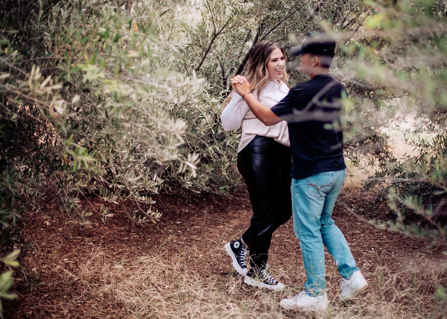 kentucky Indiana couples engagement photographer photography Louisville
