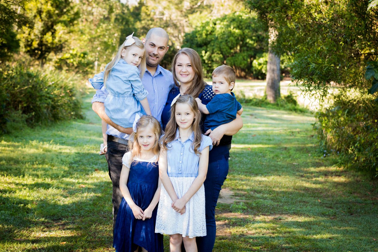 large family outdoor portrait mungarra reserve brisbane photographer