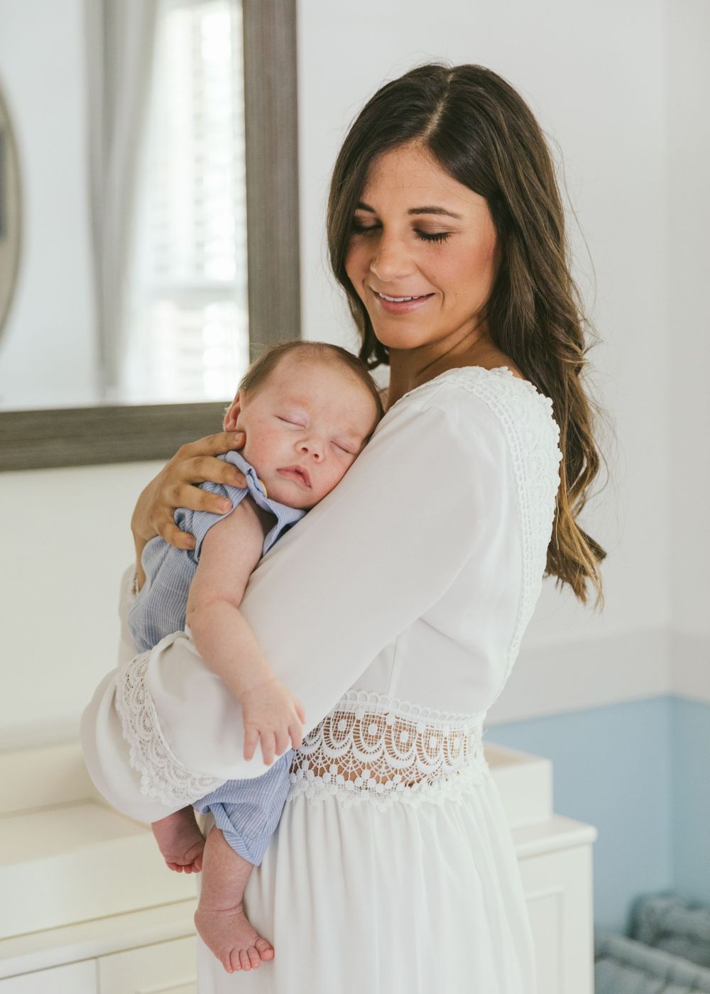 newborn lifestyle photography photo baby motherhood Richmond Virginia Emily Butz M.photo package maternity