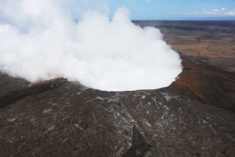 Puuoo, Hawaii Volcanoes National Park, Big Island, Hawaii image taken from a helicopter