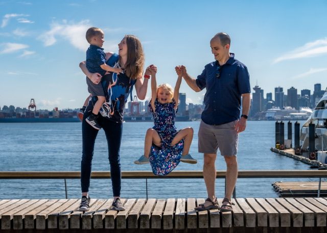 North Shore Vancouver fun outdoor lifestyle family photos
