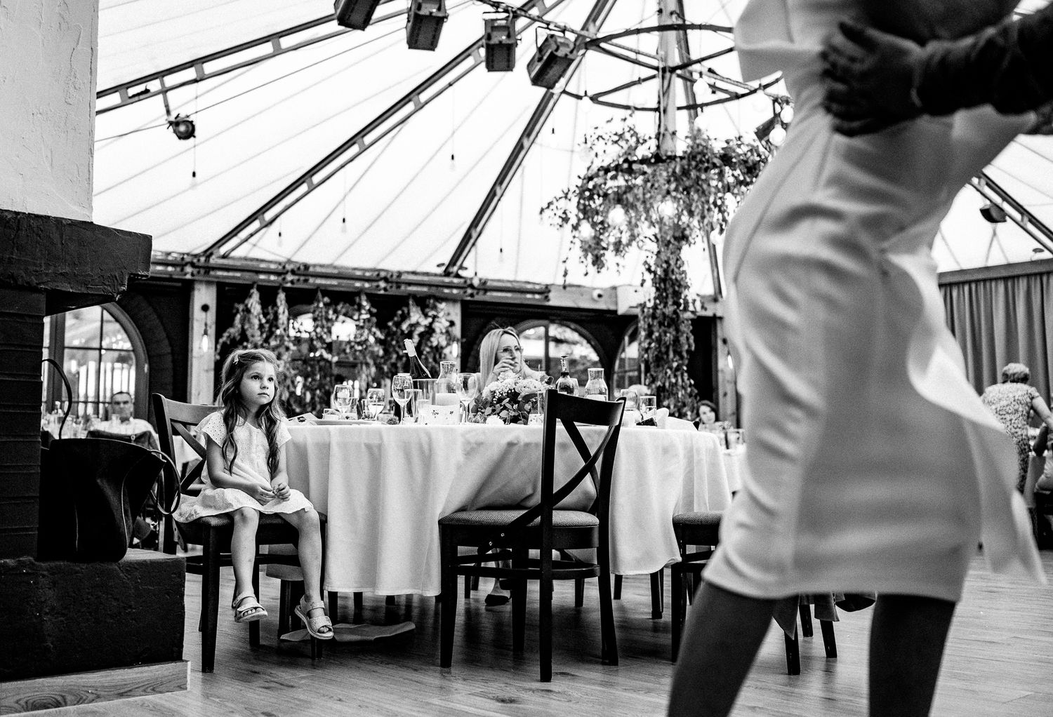 pan młody; panna młoda; detale ślubne; kwiaty na ślub; sesja ślubna; warszawa;