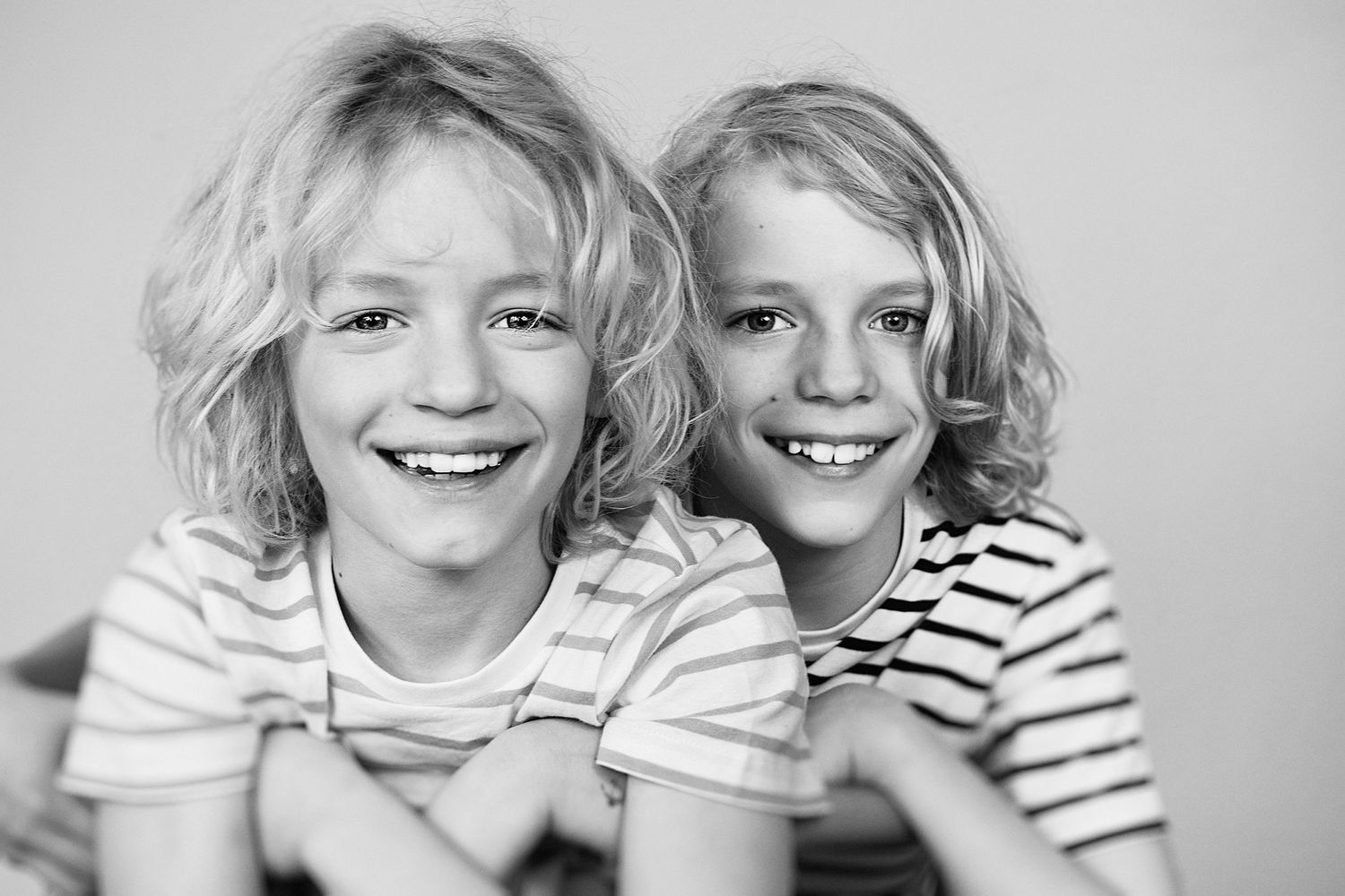Kinderporträt voller Lebensfreude – natürliche Kinderfotografie von Andrea Fotografie, Frankfurt | klickundgluecksfotos.de