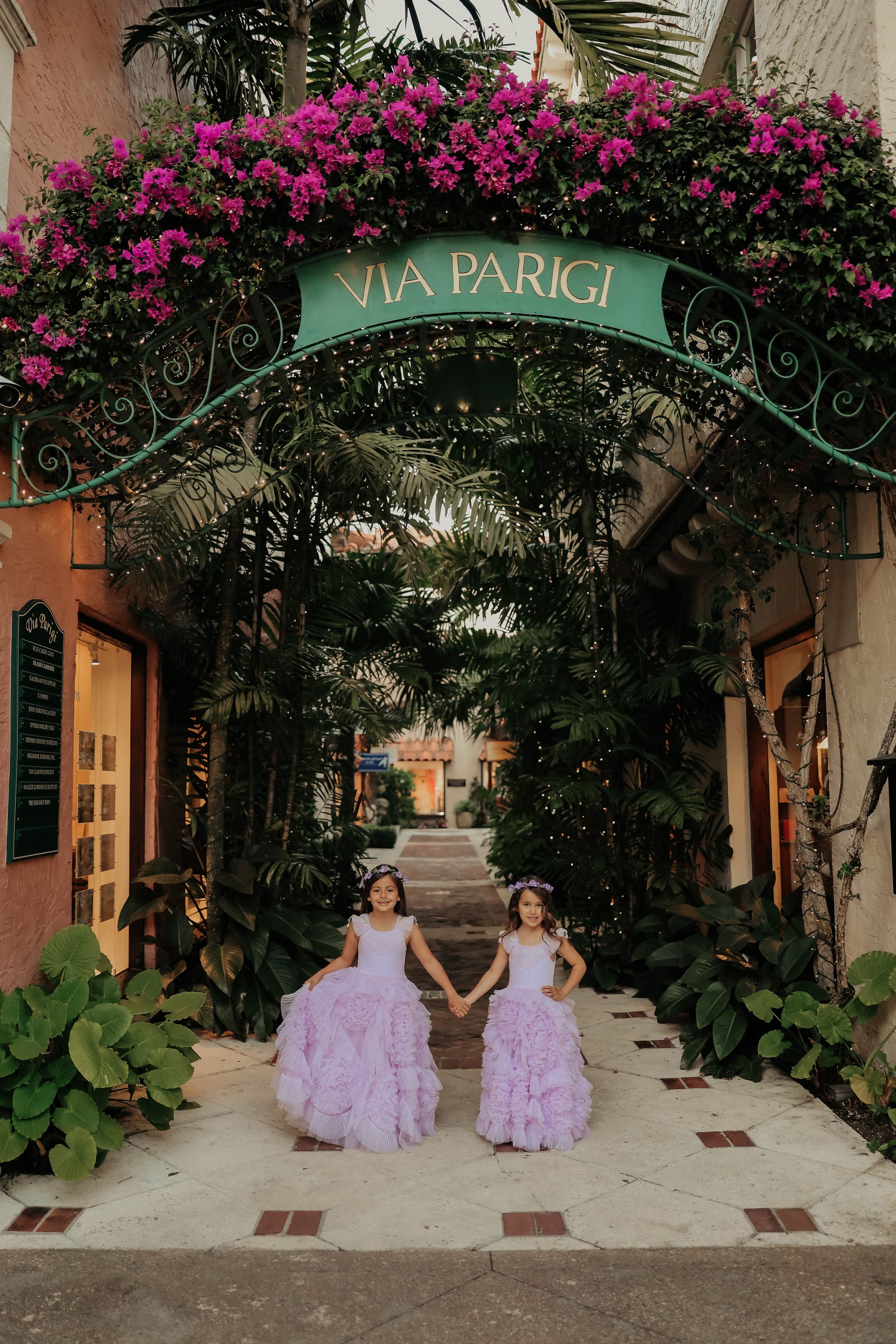 Elegant Family Portraits in Worth Avenue, Palm Beach — Crystal