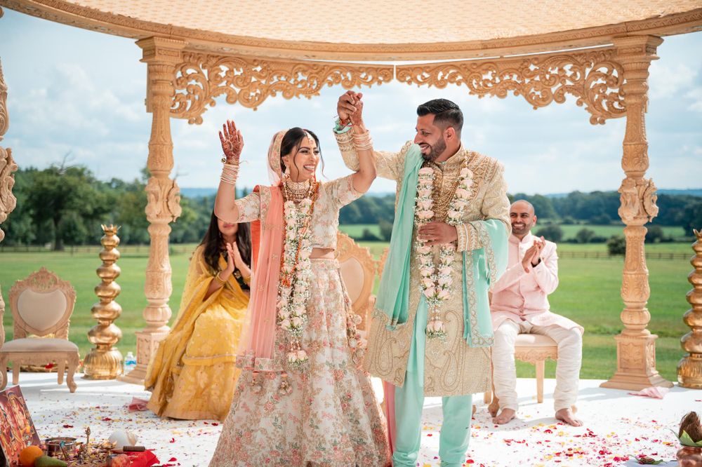 Micklefield Hall Indian Hindu Wedding outdoor colourful photography pastel www.rajpassy.com
