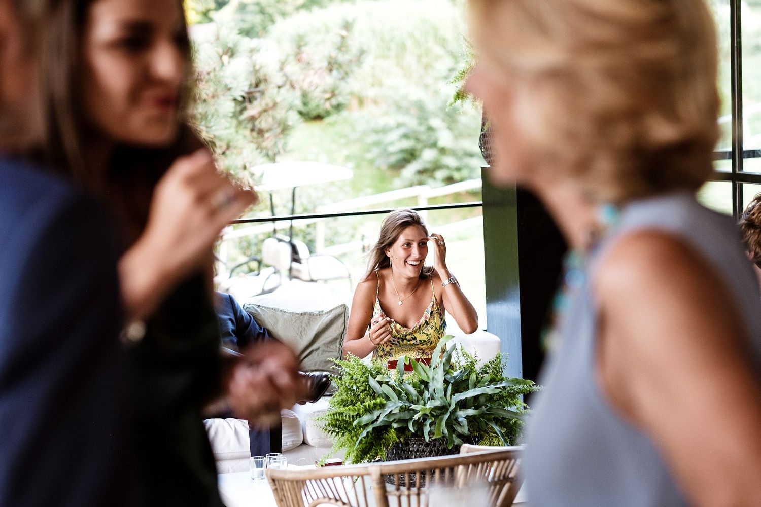 TLOOK photographe de mariage de style documentaire, ambiance cocktail élégante