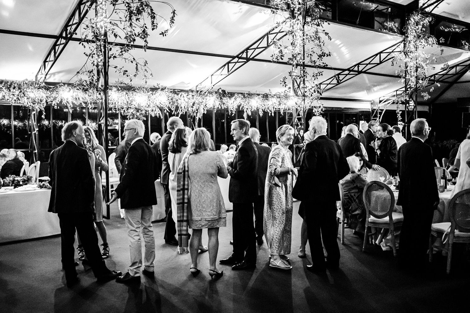 TLOOK photographe de mariage de style documentaire, ambiance soirée élégante
