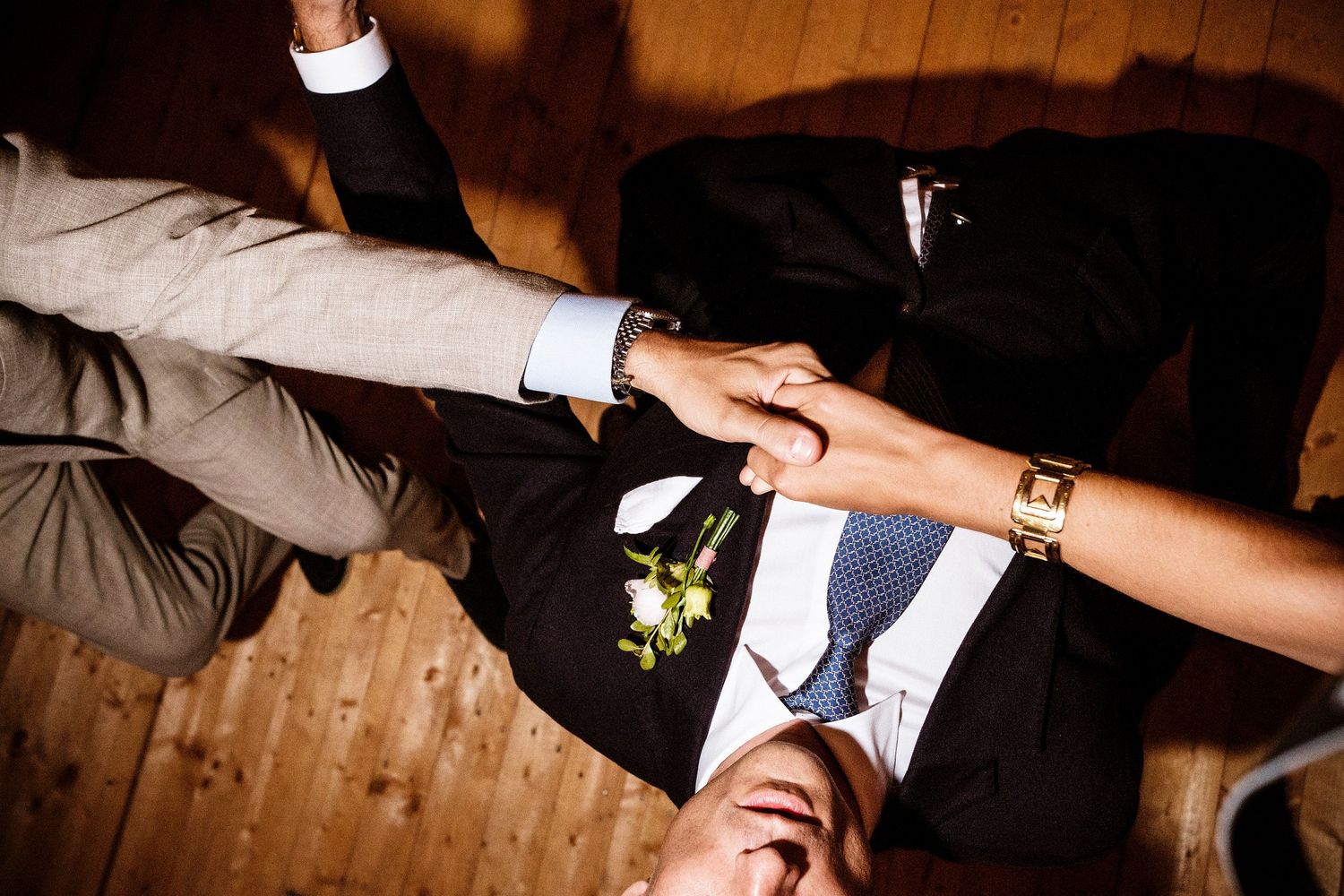 TLOOK photographe de mariage de style documentaire, danse floor limbo