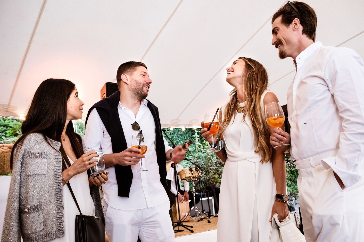 TLOOK photographe de mariage de style documentaire, cocktail au bord du lac