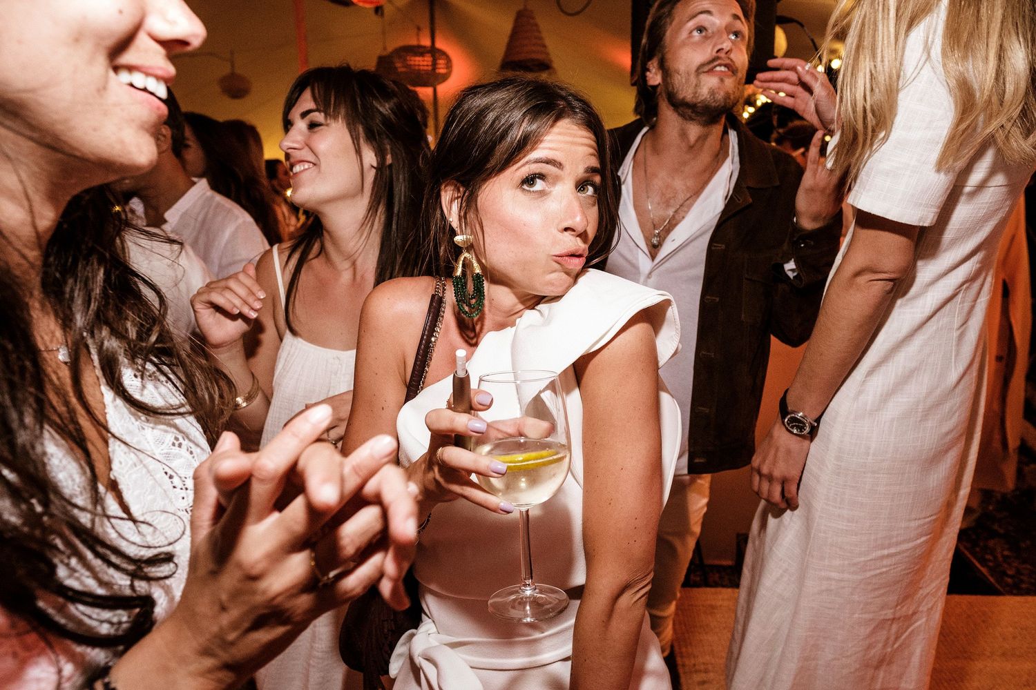 TLOOK photographe de mariage de style documentaire, ambiance danse floor